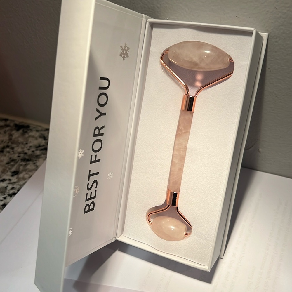 Lekeemy Rose Quartz facial roller